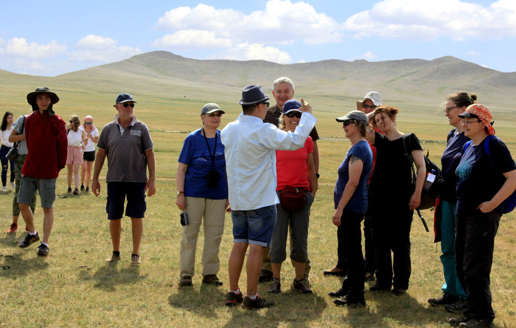 Khongoryn Els tour company guide