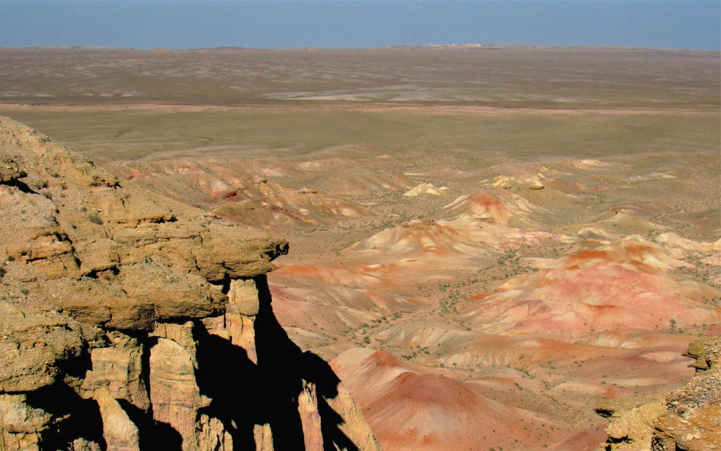 Tsagaan Suvraga in the Gobi Desert